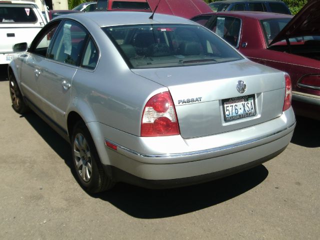 Volkswagen Passat 2001 photo 3