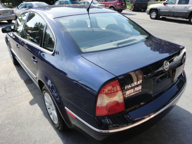 Volkswagen Passat 2001 photo 1