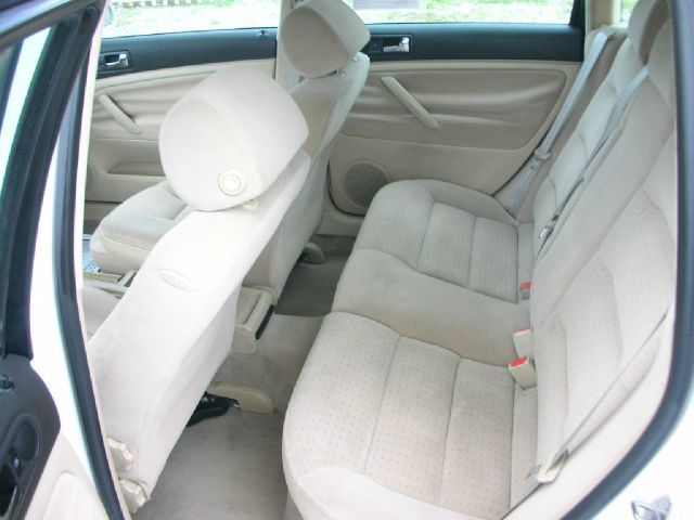 Volkswagen Passat 2001 photo 2