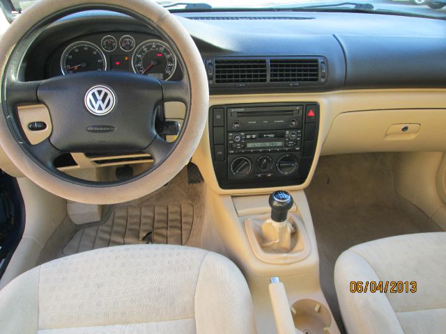 Volkswagen Passat 2002 photo 15