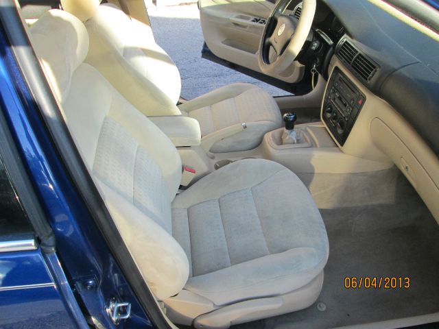 Volkswagen Passat 2002 photo 2