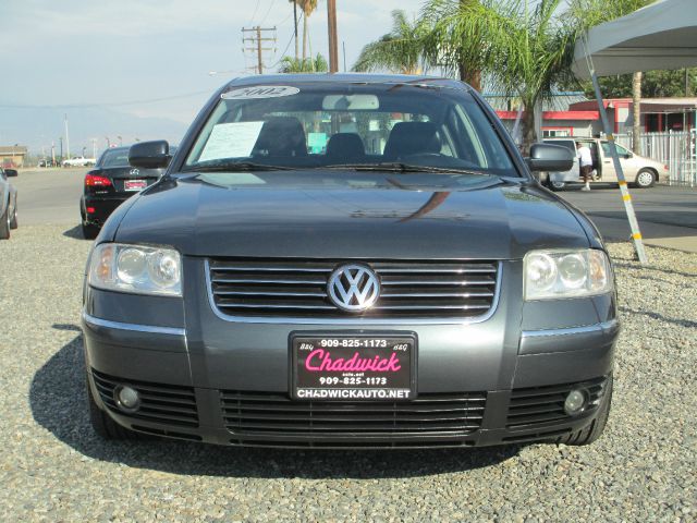 Volkswagen Passat LS W/leather Seats Sedan