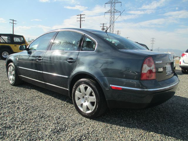 Volkswagen Passat 2002 photo 2