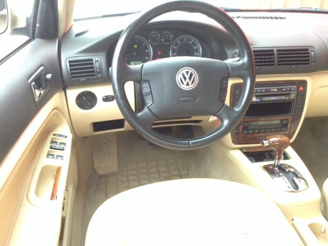 Volkswagen Passat 2002 photo 2