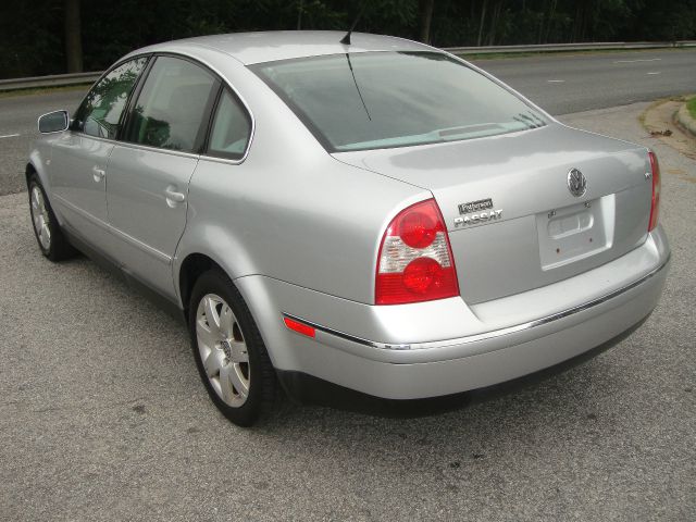 Volkswagen Passat 2002 photo 1