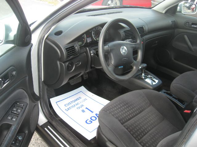 Volkswagen Passat 2002 photo 1