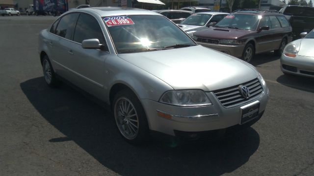 Volkswagen Passat LS W/leather Seats Sedan