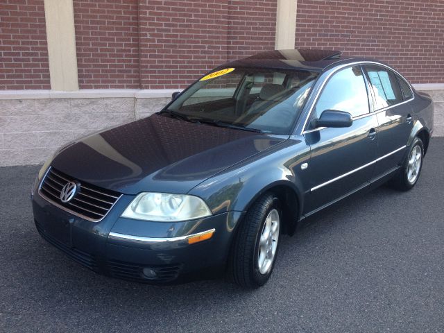 Volkswagen Passat 2002 photo 1