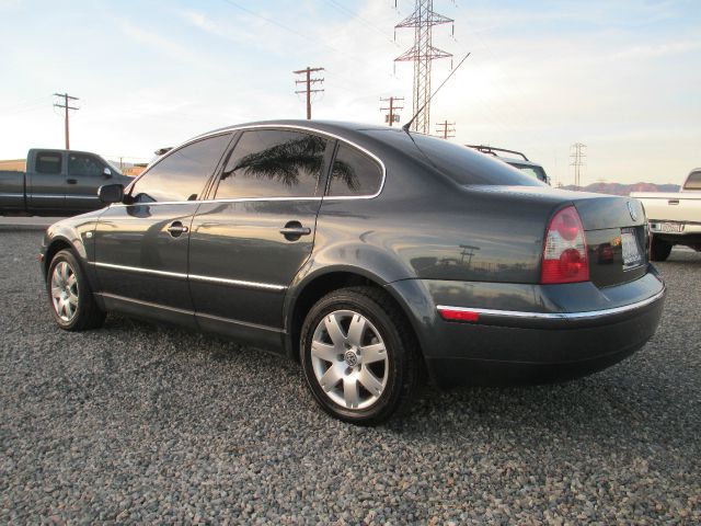 Volkswagen Passat LS W/leather Seats Sedan