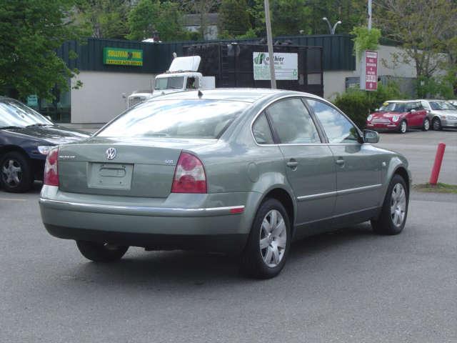 Volkswagen Passat 2002 photo 1