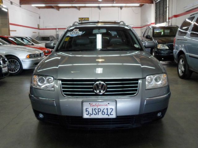 Volkswagen Passat FWD 4dr Sport Wagon