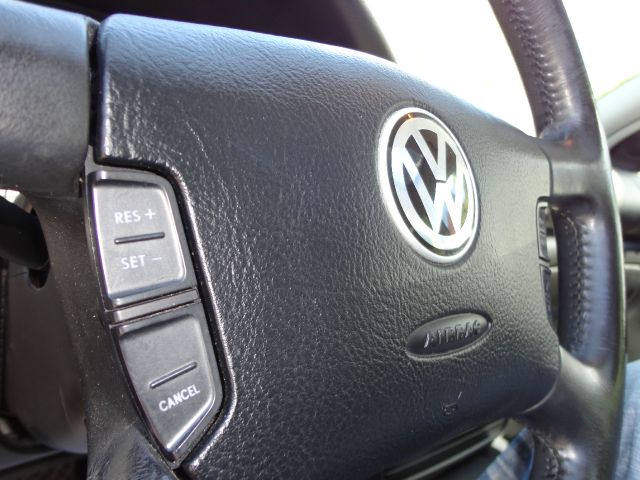 Volkswagen Passat 2002 photo 28