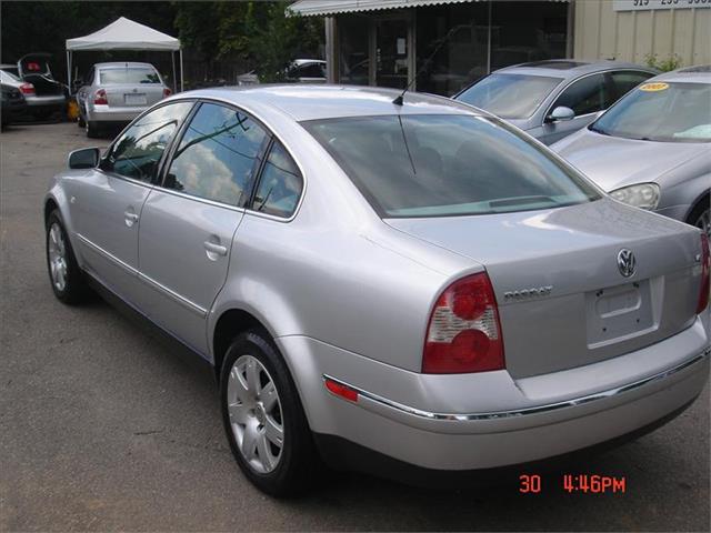 Volkswagen Passat 2002 photo 1