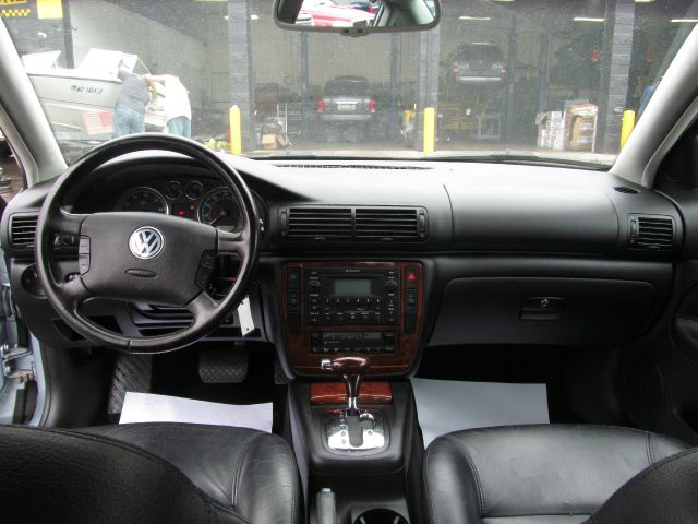 Volkswagen Passat 2002 photo 12