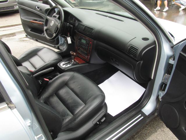 Volkswagen Passat 2002 photo 16