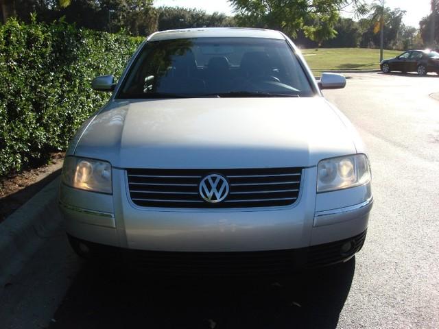 Volkswagen Passat 2002 photo 1