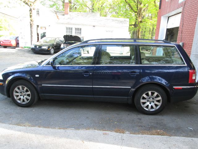 Volkswagen Passat 2002 photo 1