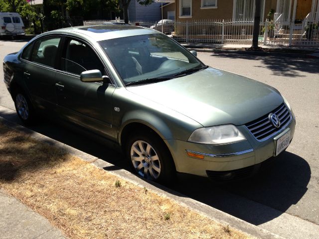 Volkswagen Passat 2002 photo 1