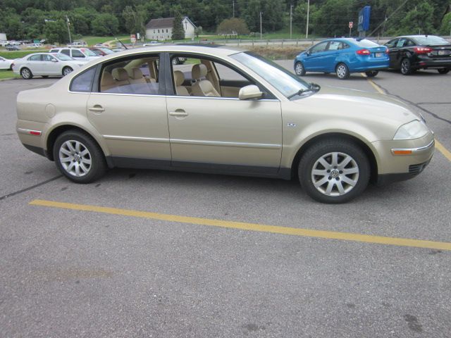 Volkswagen Passat 2003 photo 2