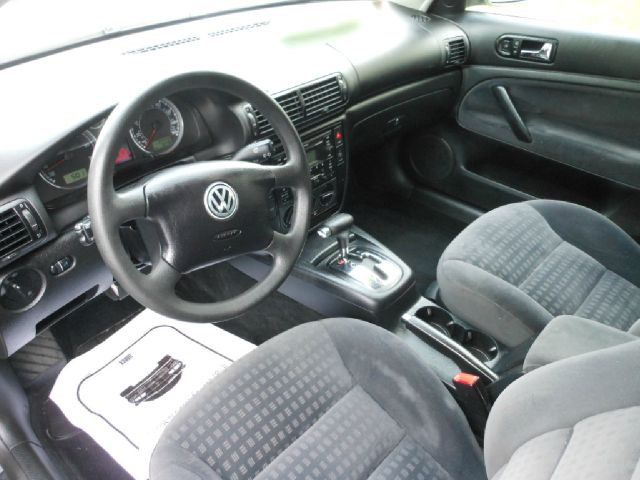 Volkswagen Passat 2003 photo 2