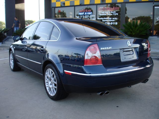 Volkswagen Passat LS W/leather Seats Sedan