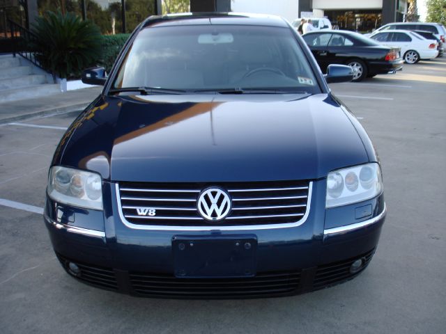 Volkswagen Passat 2003 photo 2