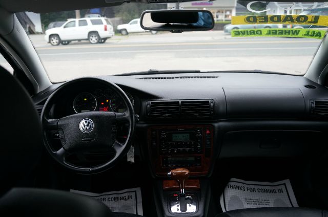 Volkswagen Passat 2003 photo 36