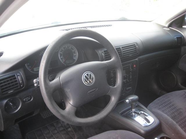 Volkswagen Passat 2003 photo 1