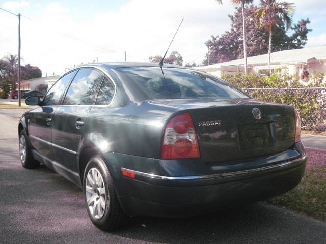 Volkswagen Passat 2003 photo 11