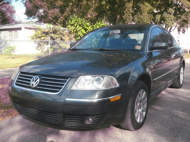 Volkswagen Passat 2003 photo 2