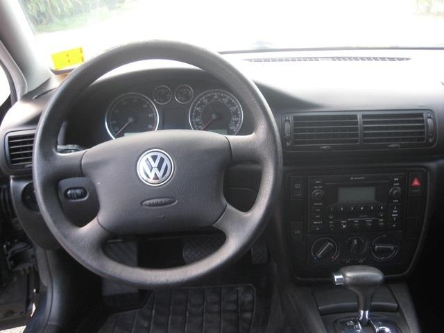 Volkswagen Passat 2003 photo 7