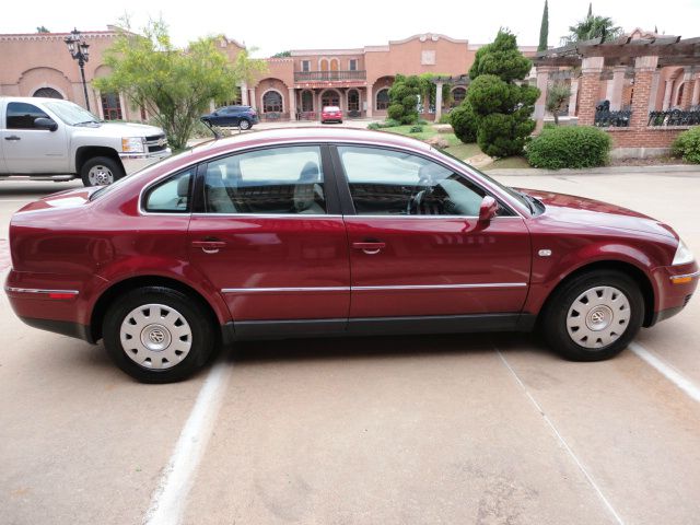 Volkswagen Passat S Sedan Sedan