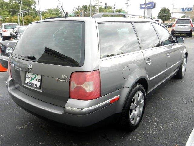 Volkswagen Passat 2003 photo 1