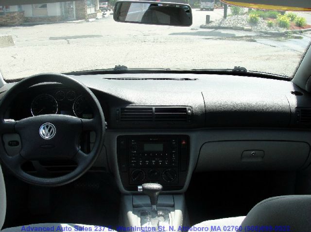 Volkswagen Passat 2003 photo 4