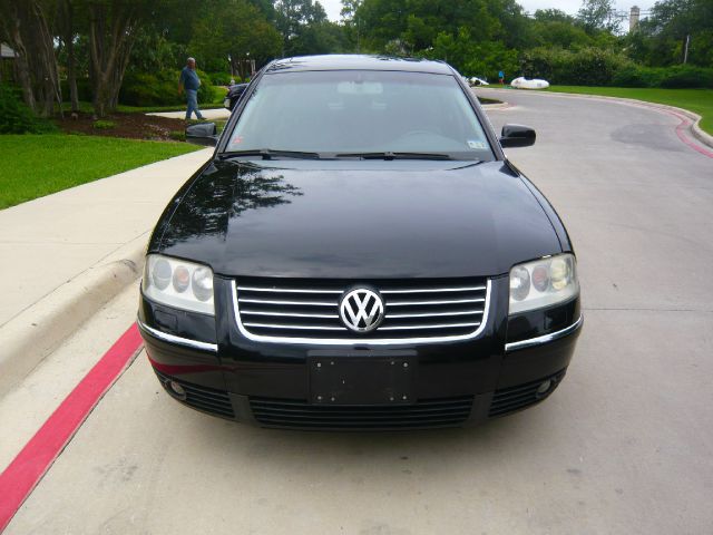 Volkswagen Passat LS W/leather Seats Sedan