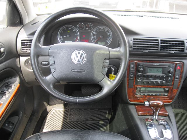 Volkswagen Passat SE Crew Cab 4WD FFV Wagon