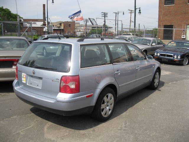 Volkswagen Passat 2003 photo 13