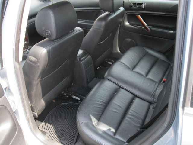 Volkswagen Passat 2003 photo 17