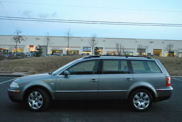 Volkswagen Passat 2003 photo 1