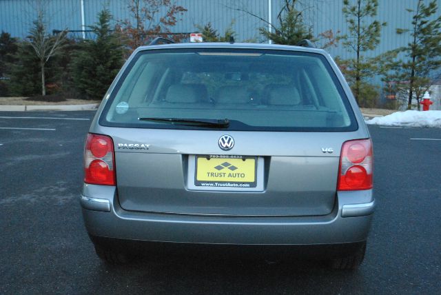 Volkswagen Passat 2003 photo 4