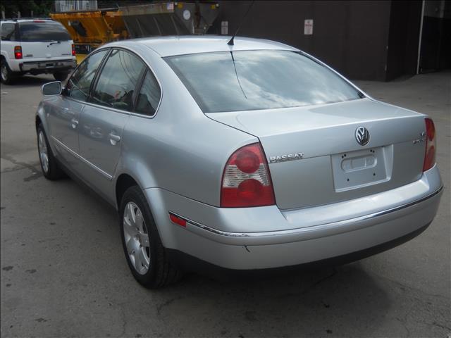 Volkswagen Passat 2003 photo 2