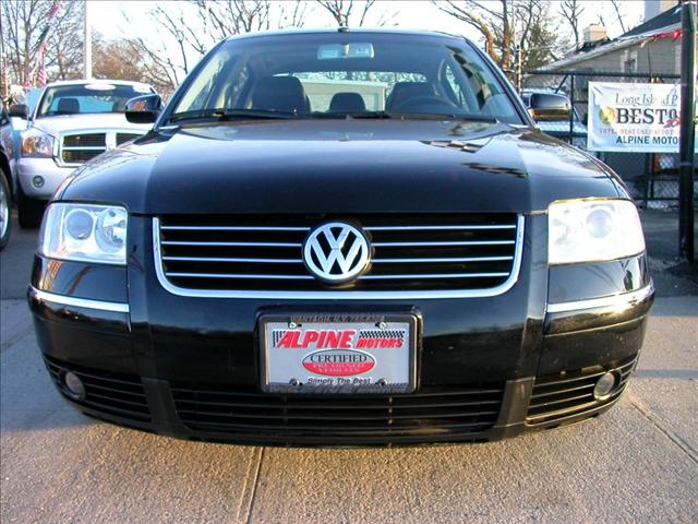 Volkswagen Passat 2003 photo 1