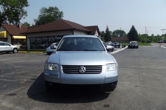 Volkswagen Passat 2003 photo 1