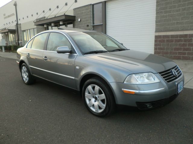 Volkswagen Passat 2003 photo 1