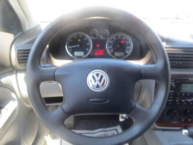 Volkswagen Passat 2003 photo 2