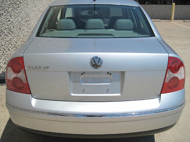 Volkswagen Passat 2003 photo 2