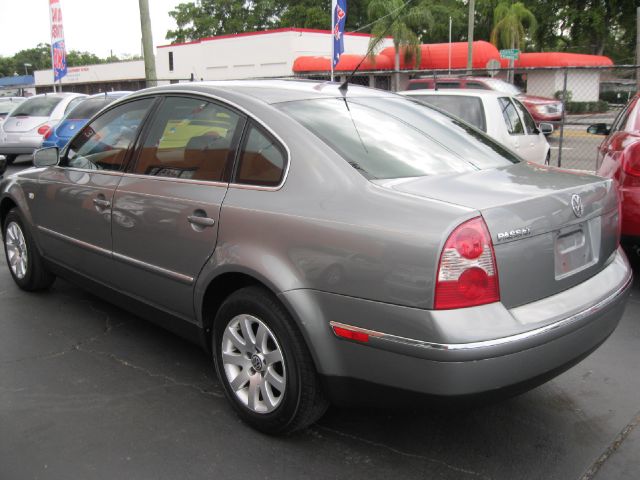 Volkswagen Passat 2003 photo 19