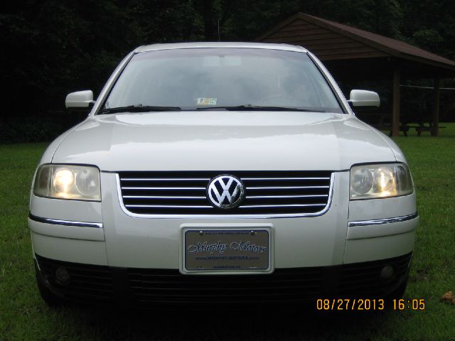 Volkswagen Passat 2003 photo 1