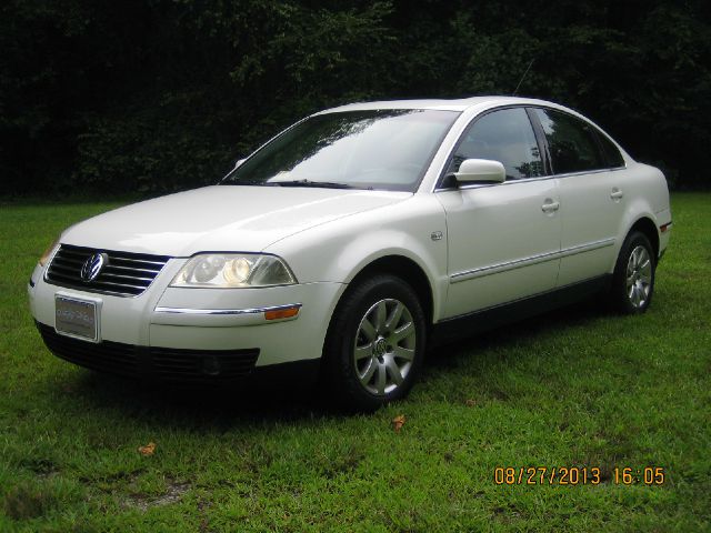 Volkswagen Passat 2003 photo 2