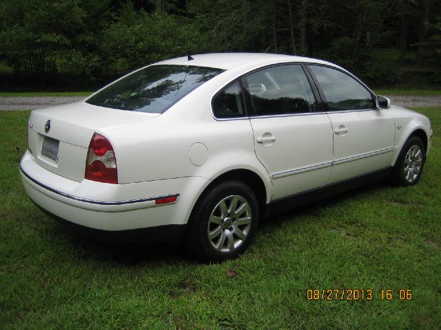 Volkswagen Passat 2003 photo 3